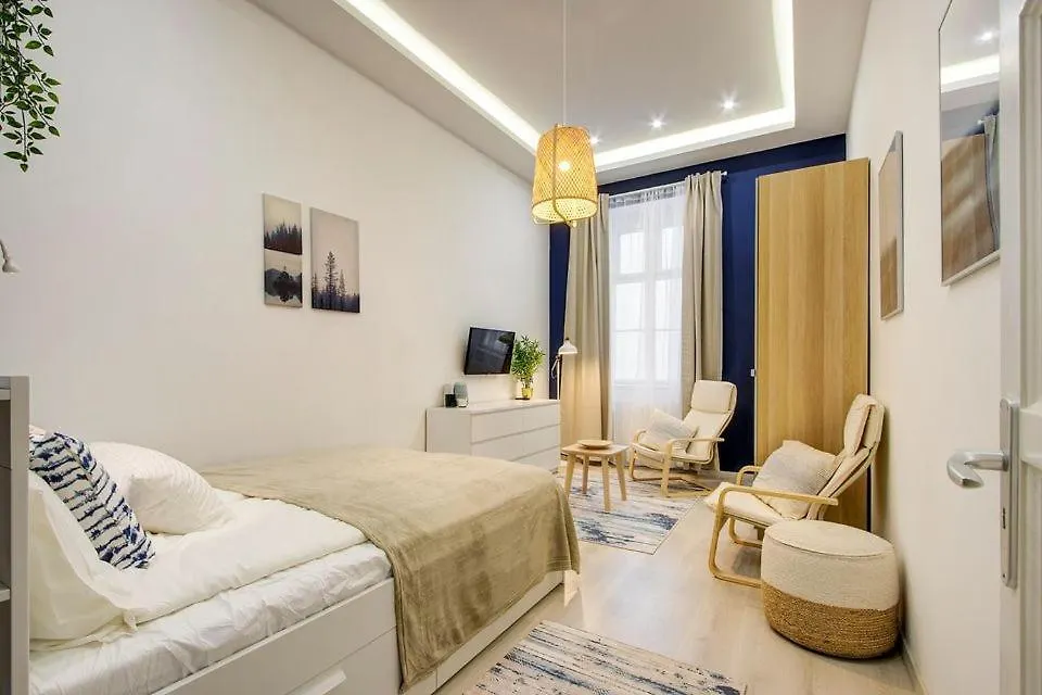 Apartment Emerald Residency 4Br-2Ba Hungary