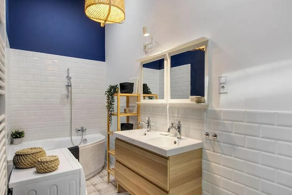 Emerald Residency 4Br-2Ba Apartment Budapest
