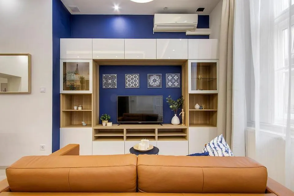 Emerald Residency 4Br-2Ba Budapest