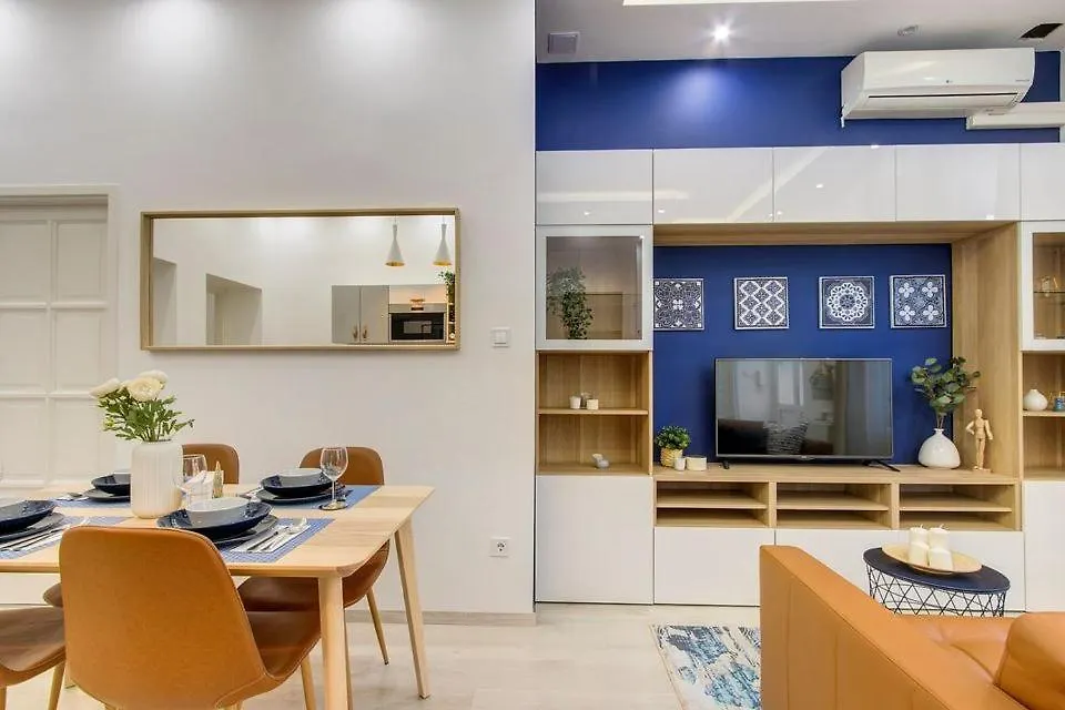 Emerald Residency 4Br-2Ba